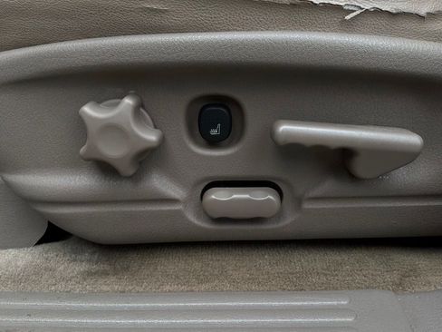 Used 2004 Ford Explorer Limited image 11