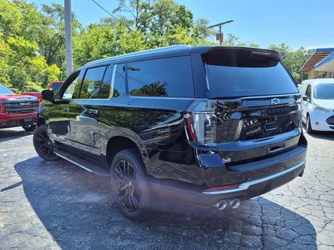 New 2025 Chevrolet Suburban Premier image 10
