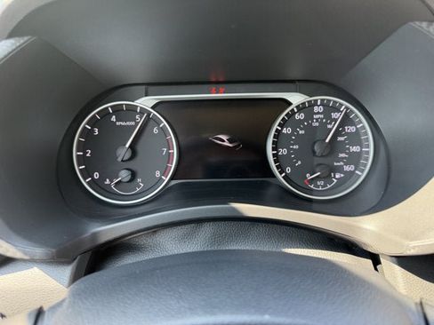 Used 2025 Nissan Sentra SR FWD image 20