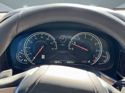 Used 2016 BMW 750i image 19