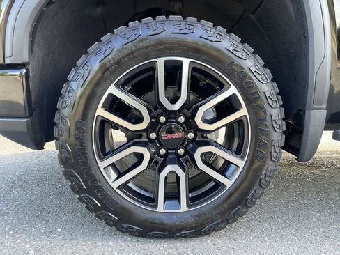 New 2026 GMC Sierra 1500 AT4 w/ AT4 Premium Package AWD/4WD image 34