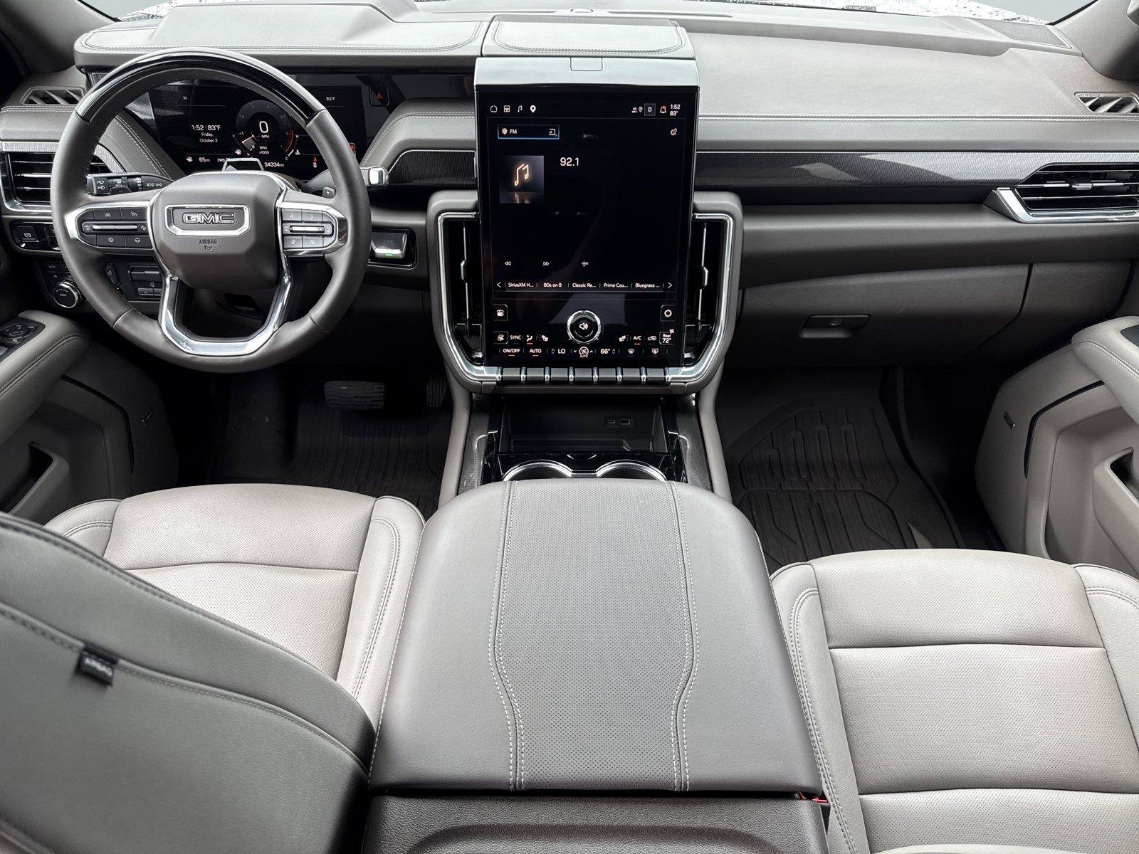Used 2025 GMC Yukon Elevation AWD/4WD image 13