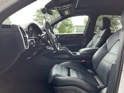 Used 2020 Porsche Cayenne AWD/4WD image 14