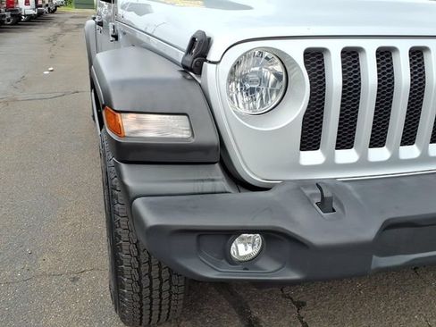 Used 2022 Jeep Wrangler Unlimited Sport w/ Sun And Sound Package AWD/4WD image 3