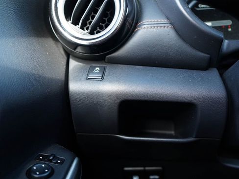 Used 2019 Nissan Kicks SR w/ SR Premium Package FWD image 30