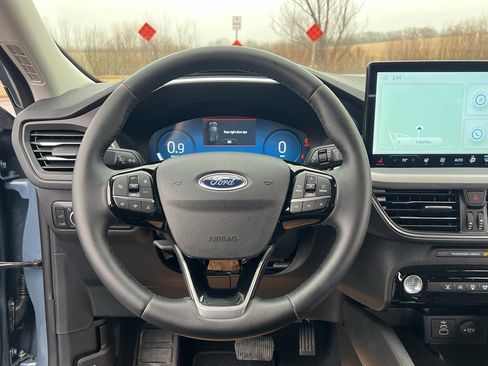 Used 2025 Ford Escape Platinum image 29