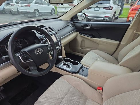 Used 2013 Toyota Camry LE image 10