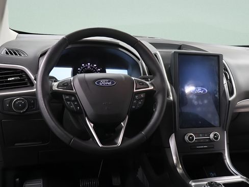 Used 2023 Ford Edge Titanium w/ Class II Trailer Tow Package AWD/4WD image 6