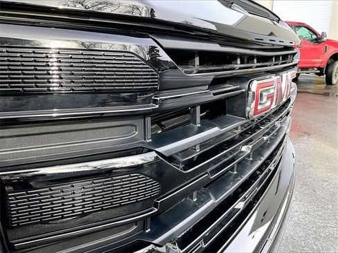 Used 2024 GMC Sierra 1500 Elevation image 31