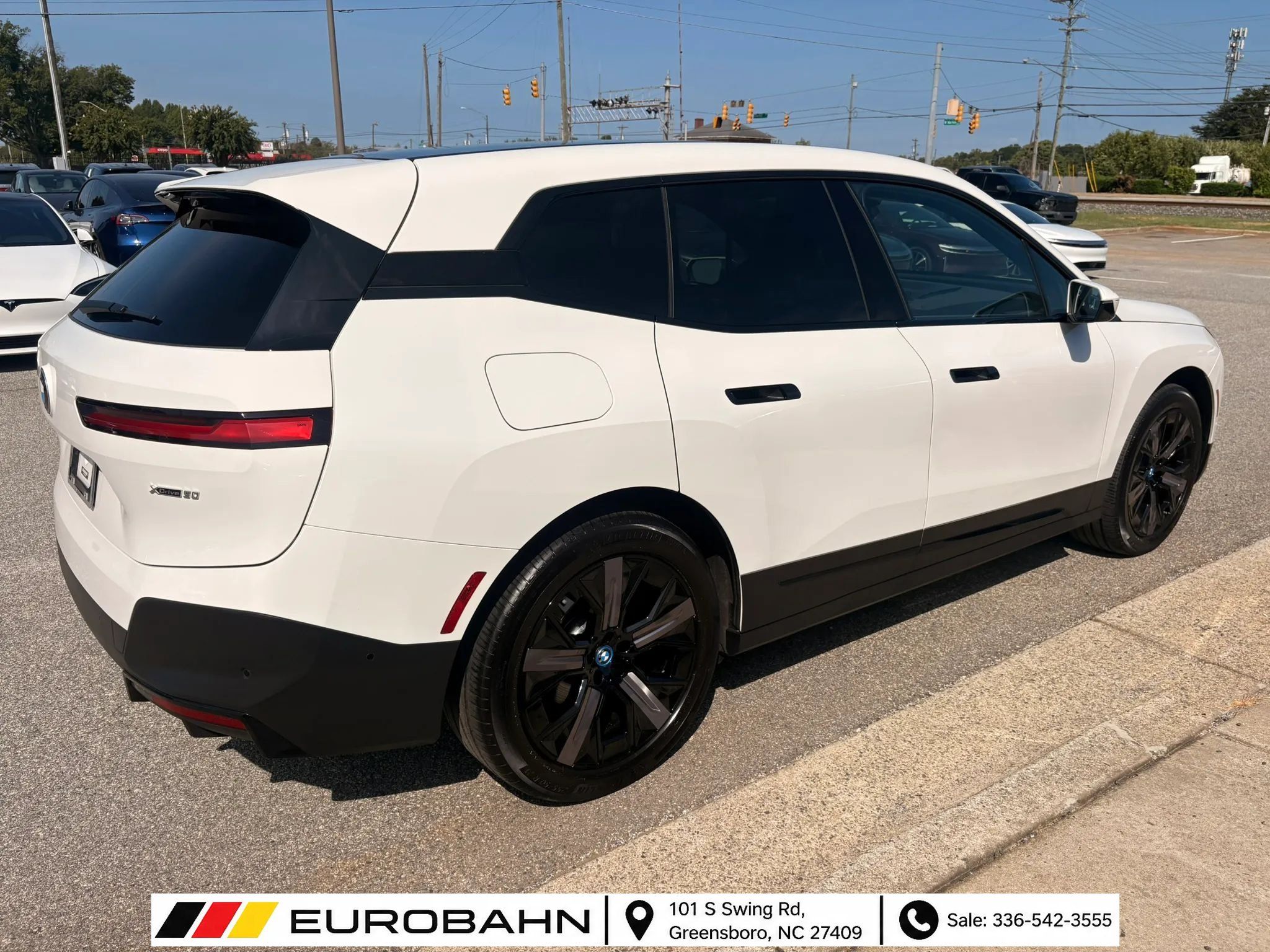 Used 2024 BMW iX xDrive50 AWD/4WD image 32