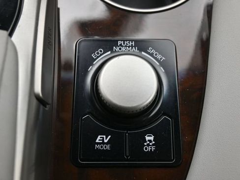 Used 2017 Lexus RX 450h AWD image 30