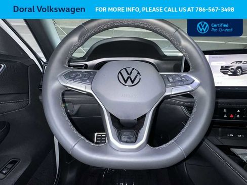 Used 2025 Volkswagen Atlas Cross Sport SEL R-Line AWD/4WD image 15