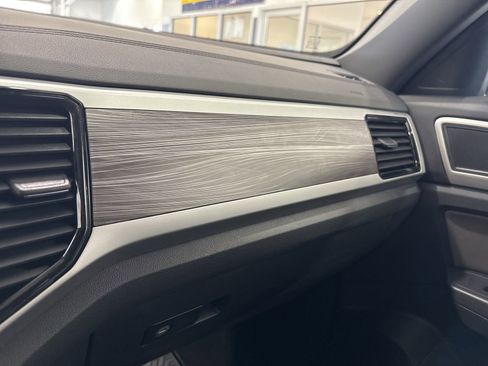 Used 2023 Volkswagen Atlas Cross Sport SE image 27