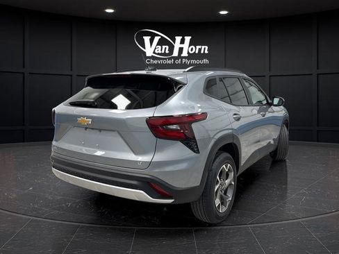 New 2026 Chevrolet Trax LT w/ Driver Confidence Package FWD image 7
