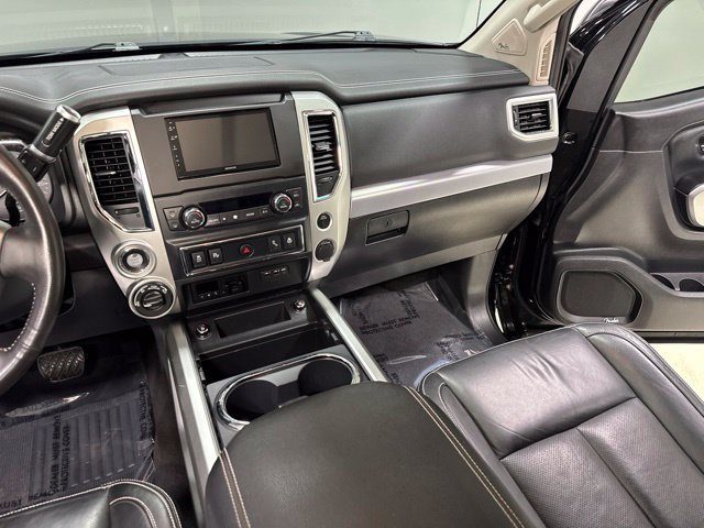 Used 2019 Nissan Titan PRO-4X AWD/4WD image 24