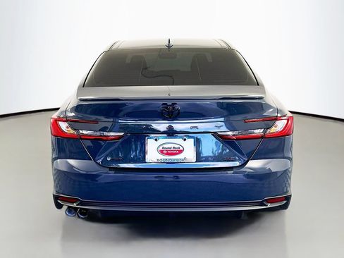 Used 2026 Toyota Camry SE w/ Convenience Package FWD image 6