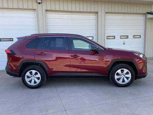 Used 2021 Toyota RAV4 LE AWD/4WD image 7