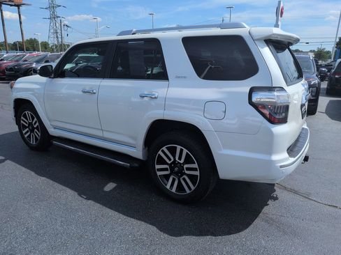 Certified 2022 Toyota 4Runner Limited AWD/4WD image 3