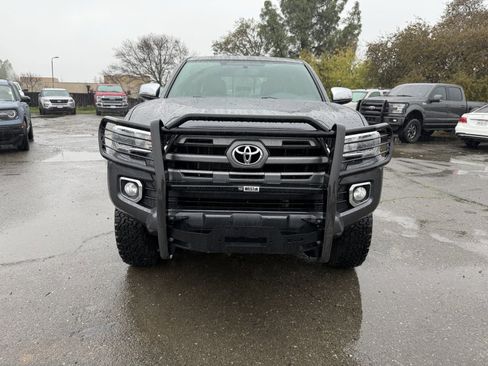 Used 2017 Toyota Tacoma Limited image 8