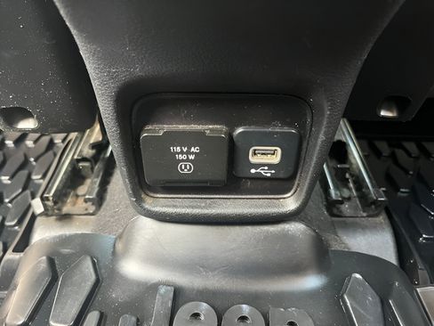 Used 2020 Jeep Compass Trailhawk AWD/4WD image 33