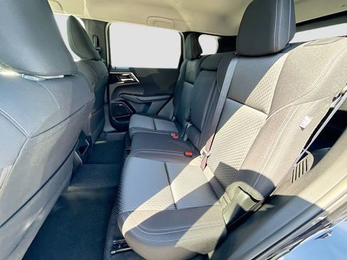 New 2026 Mitsubishi Outlander ES image 24