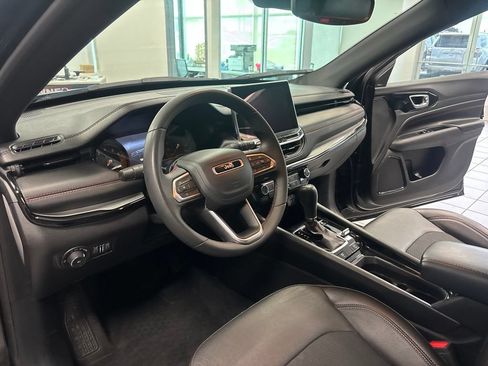 Used 2024 Jeep Compass Trailhawk AWD/4WD image 14