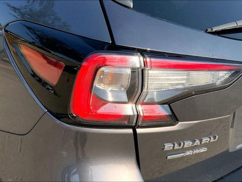 Used 2025 Subaru Outback Premium AWD/4WD image 29