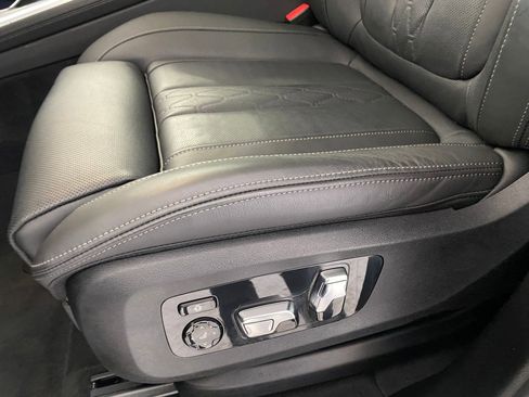 Used 2025 BMW X7 M60i w/ Executive Package image 13