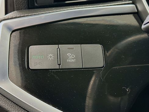 Used 2025 Audi Q3 2.0T Premium image 17