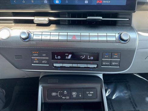 Used 2024 Hyundai Kona Limited AWD/4WD image 15