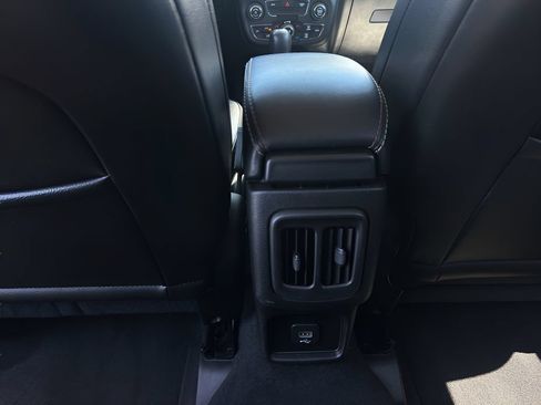 Used 2020 Jeep Compass Latitude FWD image 18