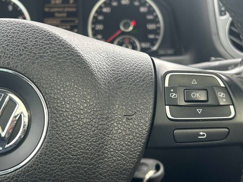 Used 2013 Volkswagen Tiguan S image 23