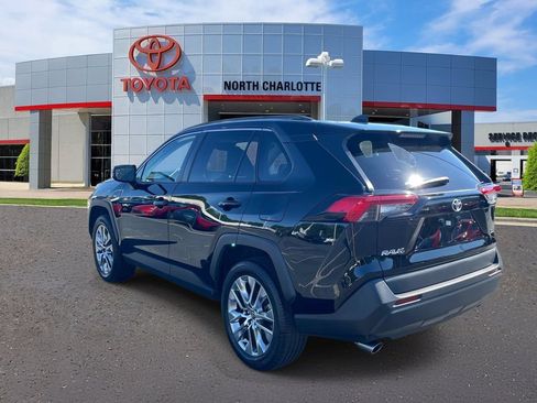 Used 2021 Toyota RAV4 XLE Premium FWD image 4