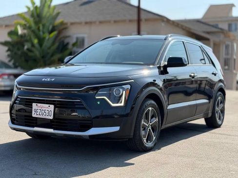 Used 2023 Kia Niro EX FWD image 8