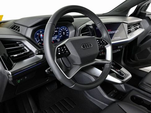 New 2025 Audi Q4 e-tron Prestige image 4