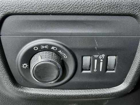Used 2023 Jeep Grand Cherokee L Laredo AWD/4WD image 17