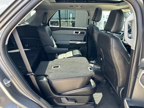 Used 2023 Ford Explorer XLT w/ Equipment Group 202A AWD/4WD image 34