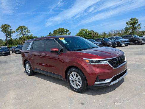 Certified 2024 Kia Carnival LX FWD image 2
