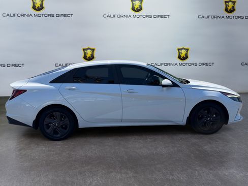 Used 2022 Hyundai Elantra SEL w/ Convenience Package FWD image 6