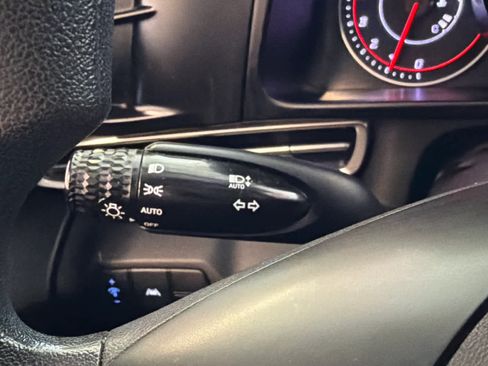 Used 2022 Hyundai Elantra SEL image 35