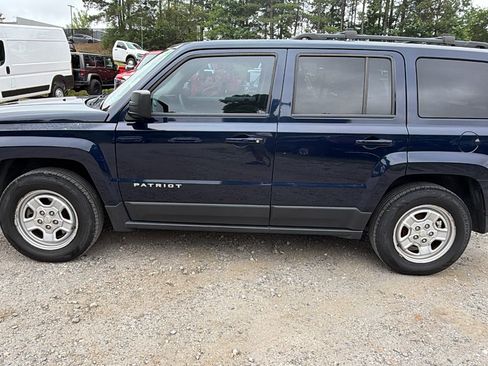 Used 2016 Jeep Patriot Sport w/ Power Value Group FWD image 11