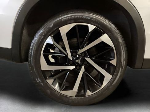 Used 2022 Mitsubishi Outlander ES image 10