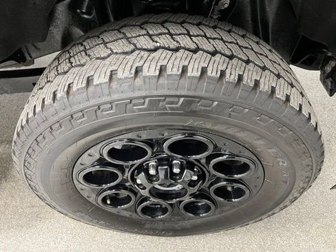 Used 2025 Ford F350 Lariat w/ Black Appearance Package image 18