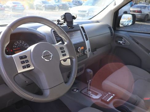 Used 2020 Nissan Frontier SV image 14