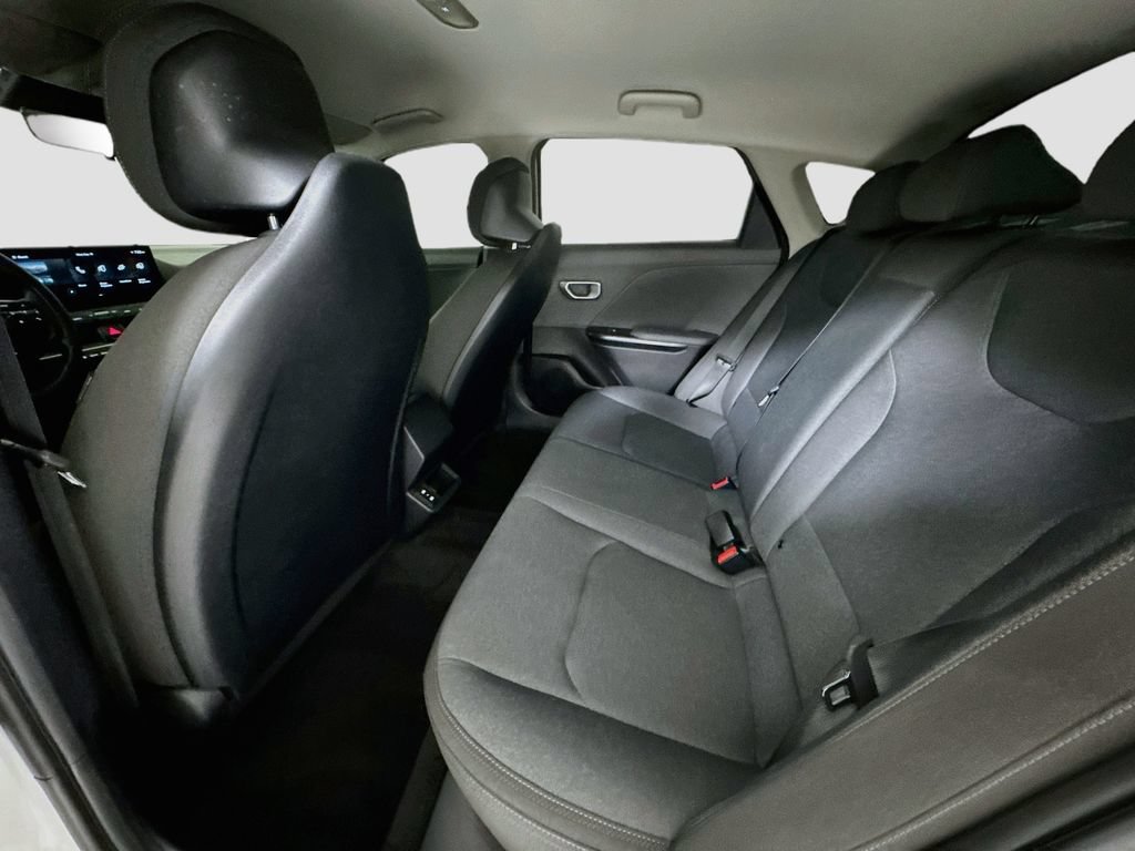 Used 2025 Kia K4 FWD image 22