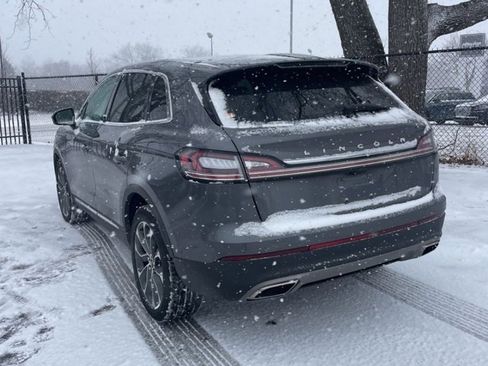 Used 2022 Lincoln Nautilus Reserve image 3