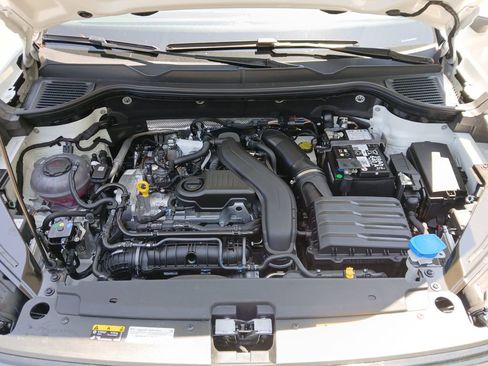 New 2025 Volkswagen Taos SEL image 22