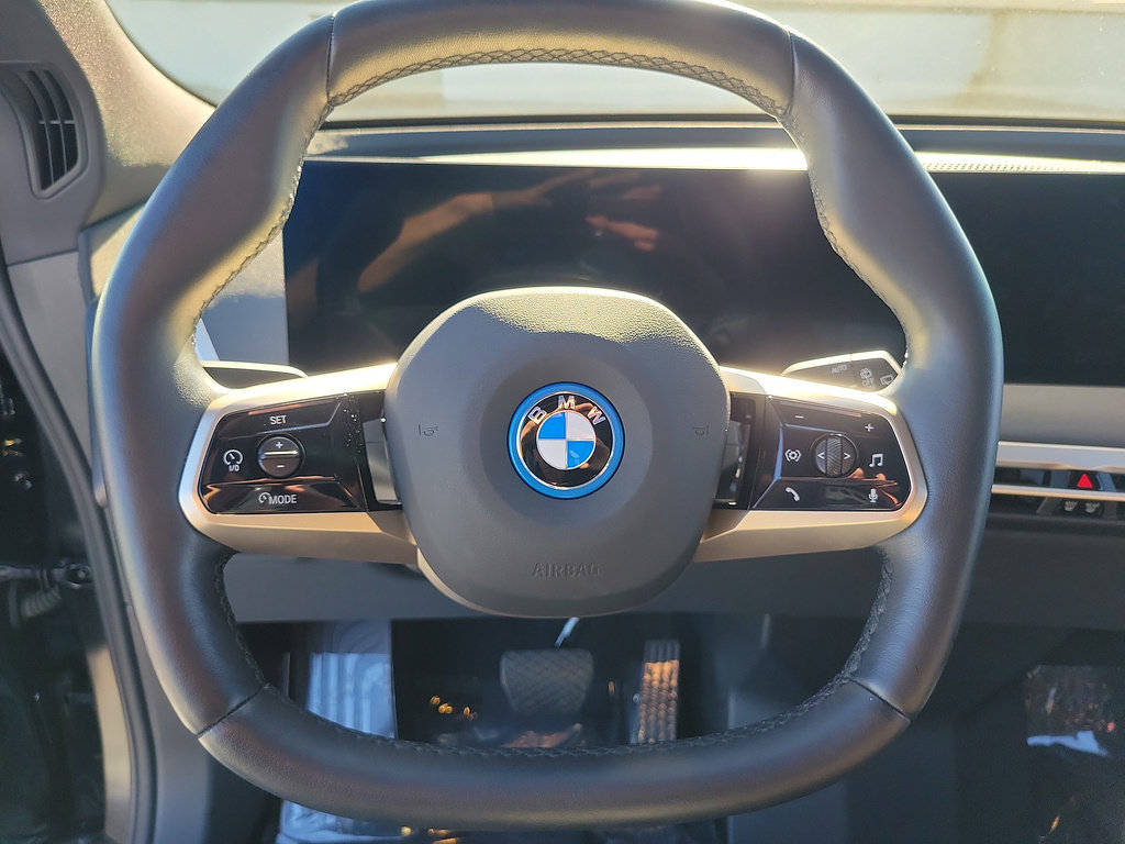 Used 2024 BMW iX xDrive50 w/ Convenience Package AWD/4WD image 25