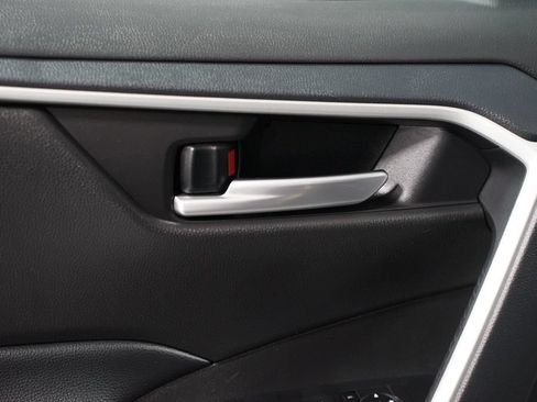 Certified 2025 Toyota RAV4 XLE FWD image 32