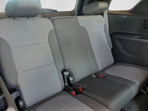 Used 2023 Chevrolet Traverse LT FWD image 20